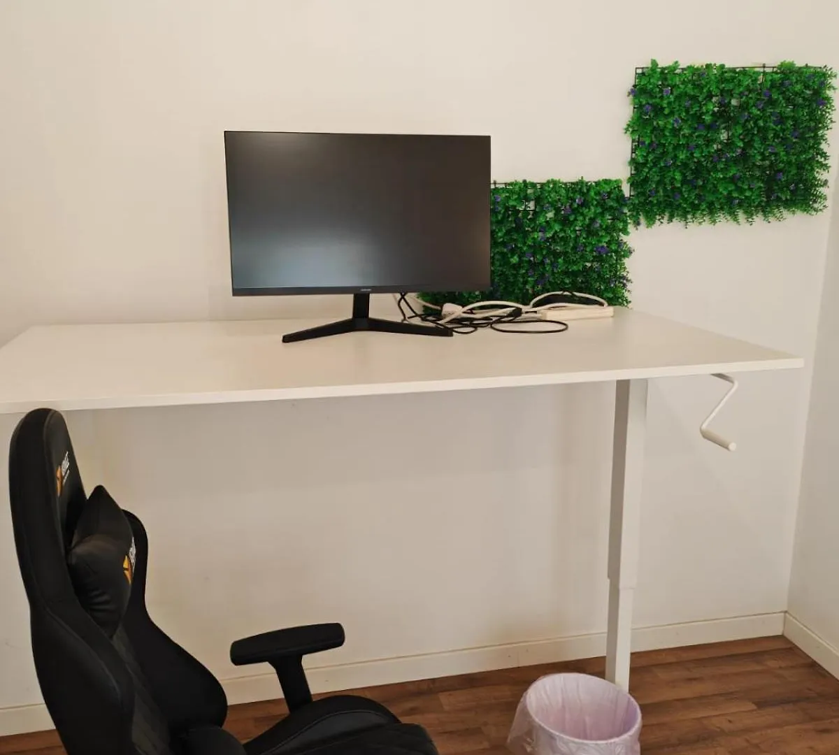 Work & Chill - Stylish Studio, Ergonomic Office Setup Ларнака 0*,  Кипр